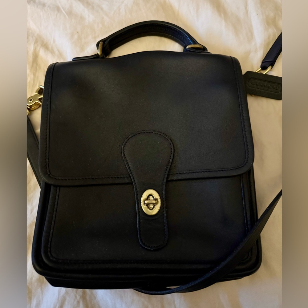 Vintage coach station crossbody bag